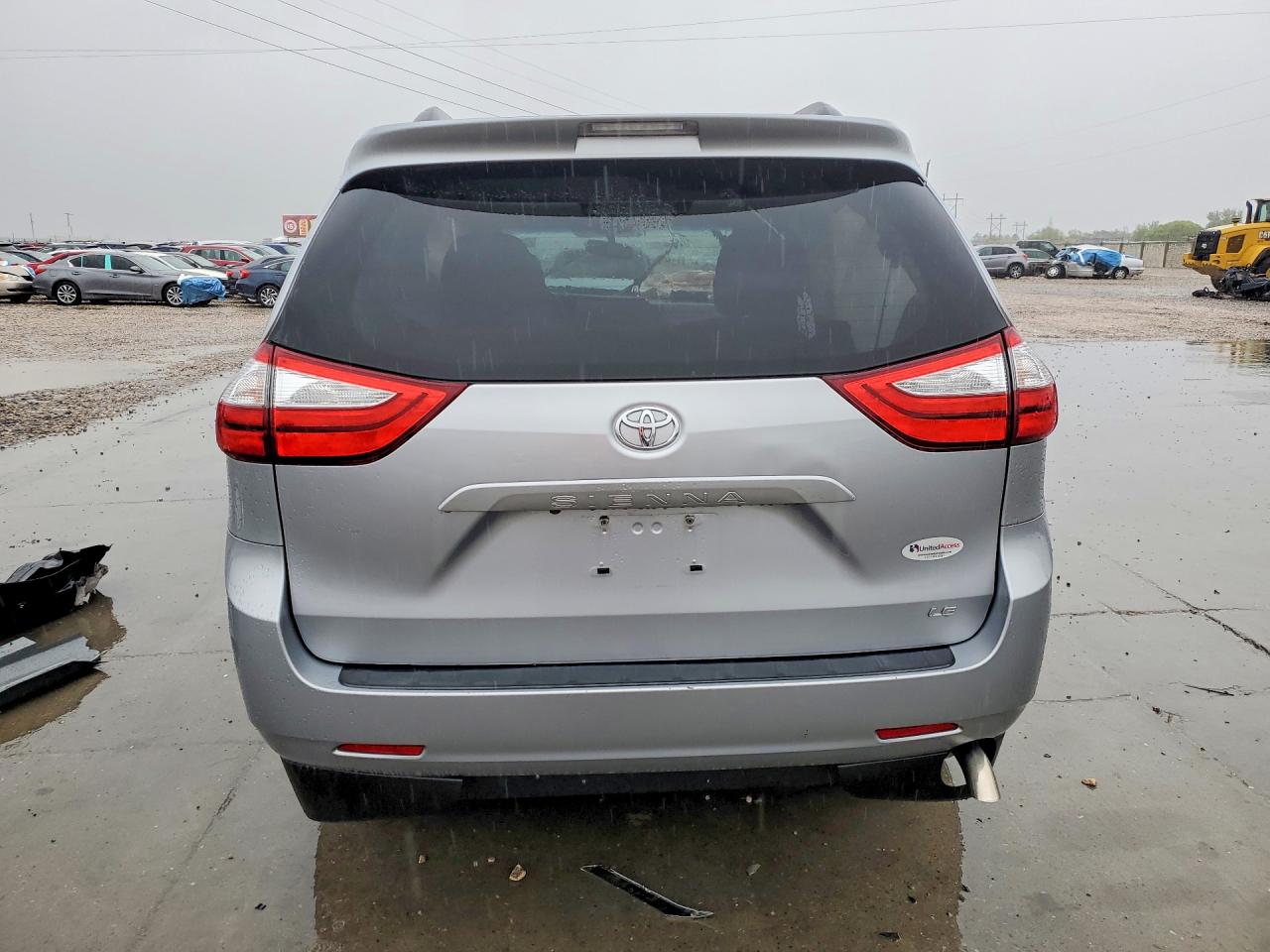 Toyota Sienna Le