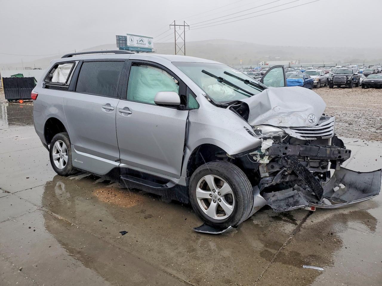 Toyota Sienna Le