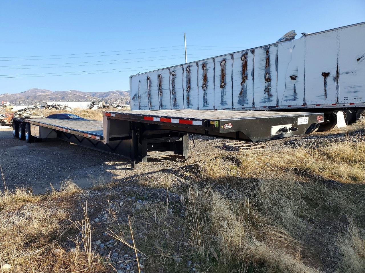 Salvage Wabash Flatbed Tr Image