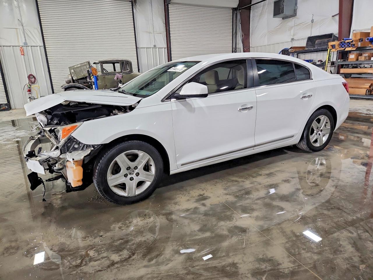 Salvage Buick LaCrosse Image