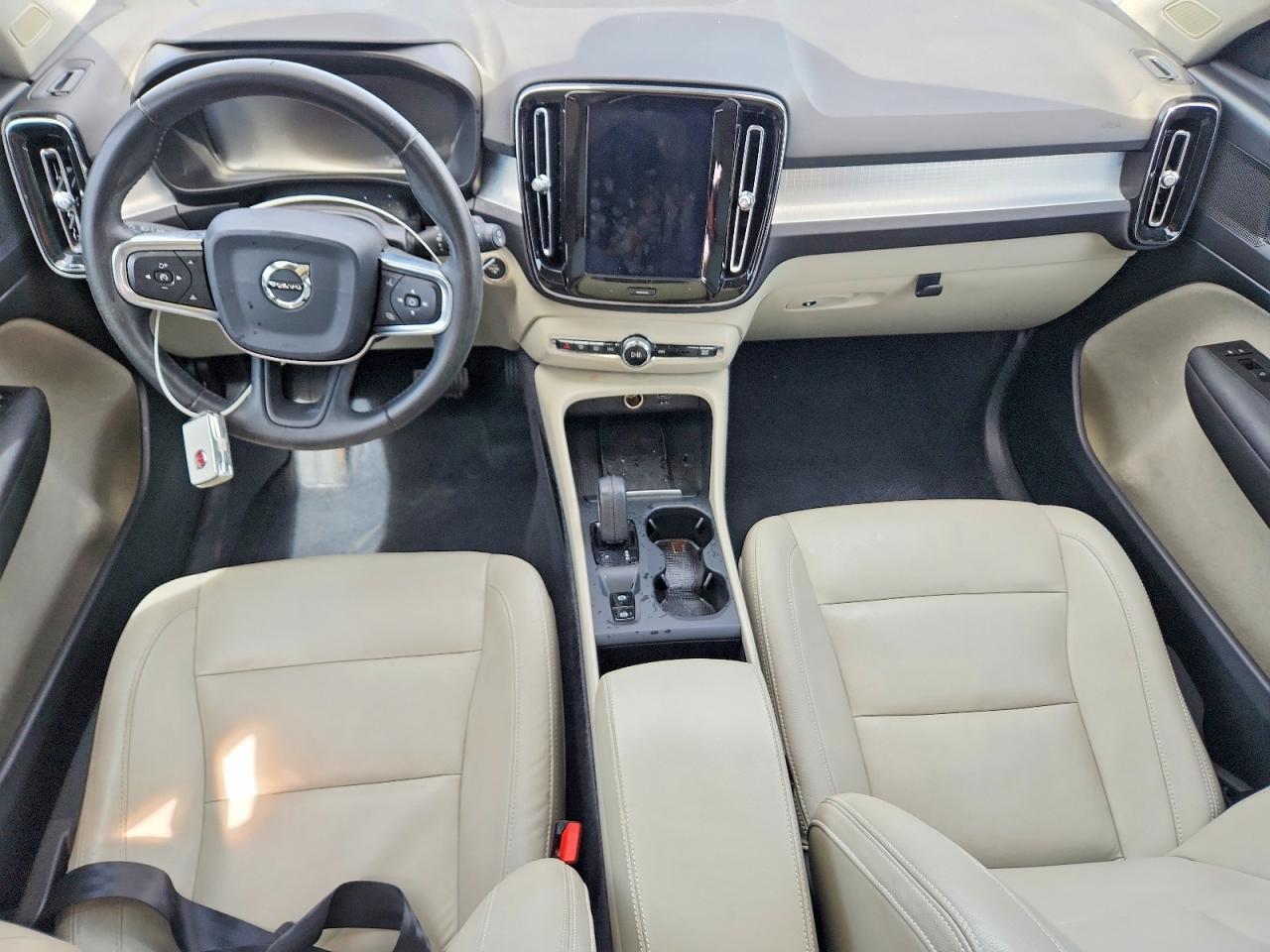 Volvo XC40 T5 Momentum