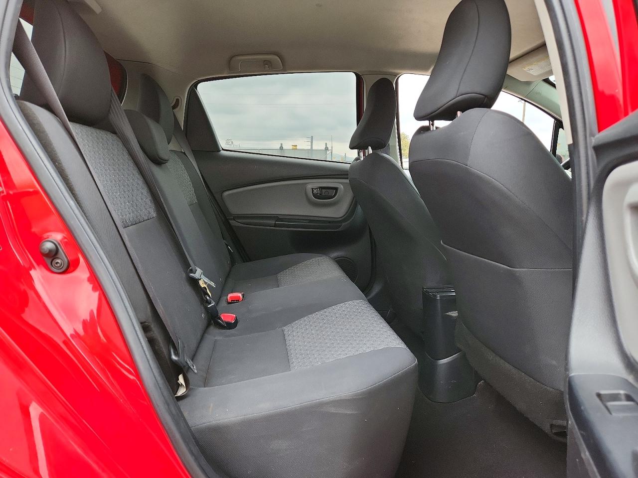 Toyota Yaris 5-door L