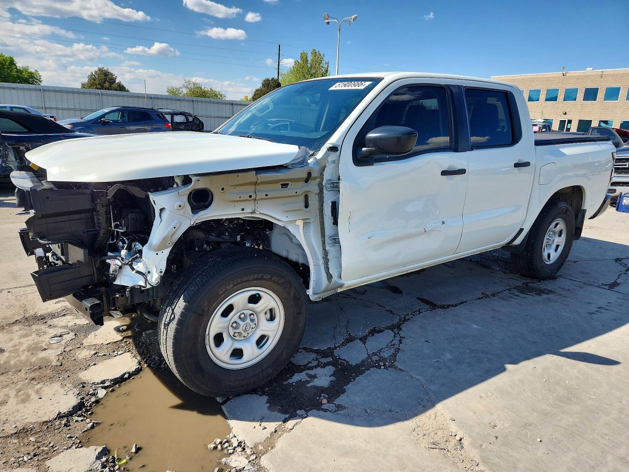 Salvage Nissan Frontier Image