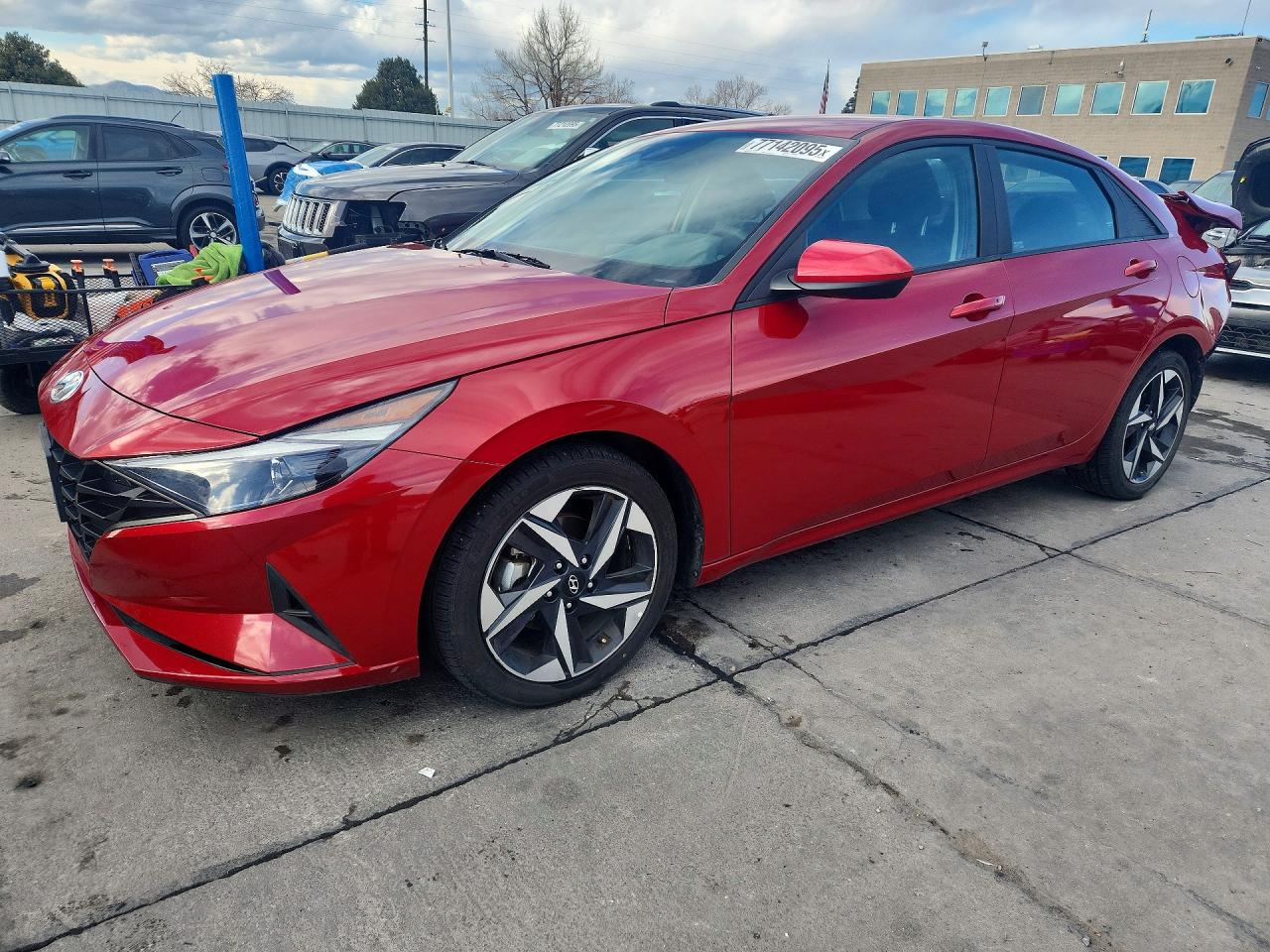 Salvage Hyundai ELANTRA Image