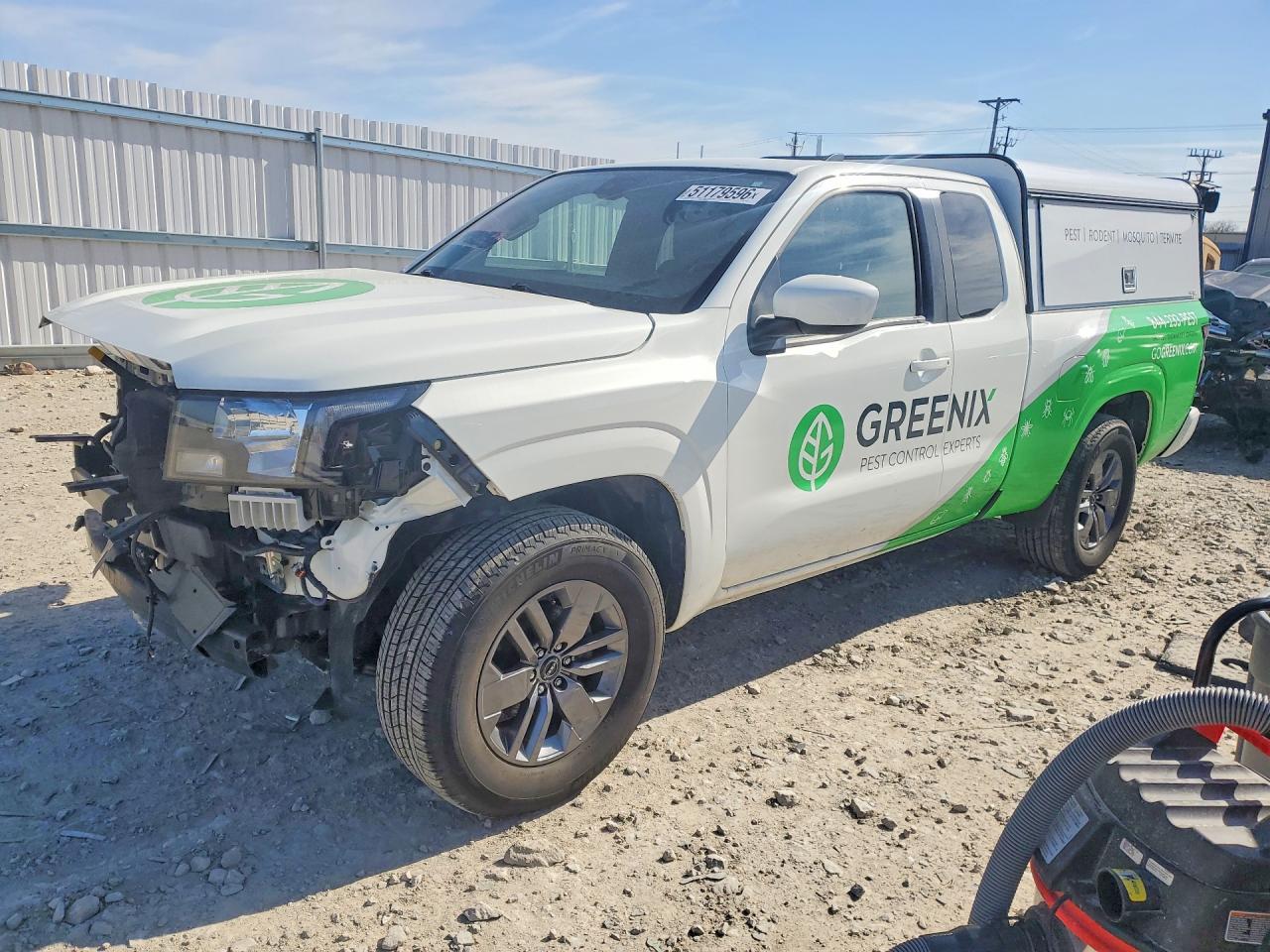 Salvage Nissan Frontier Image