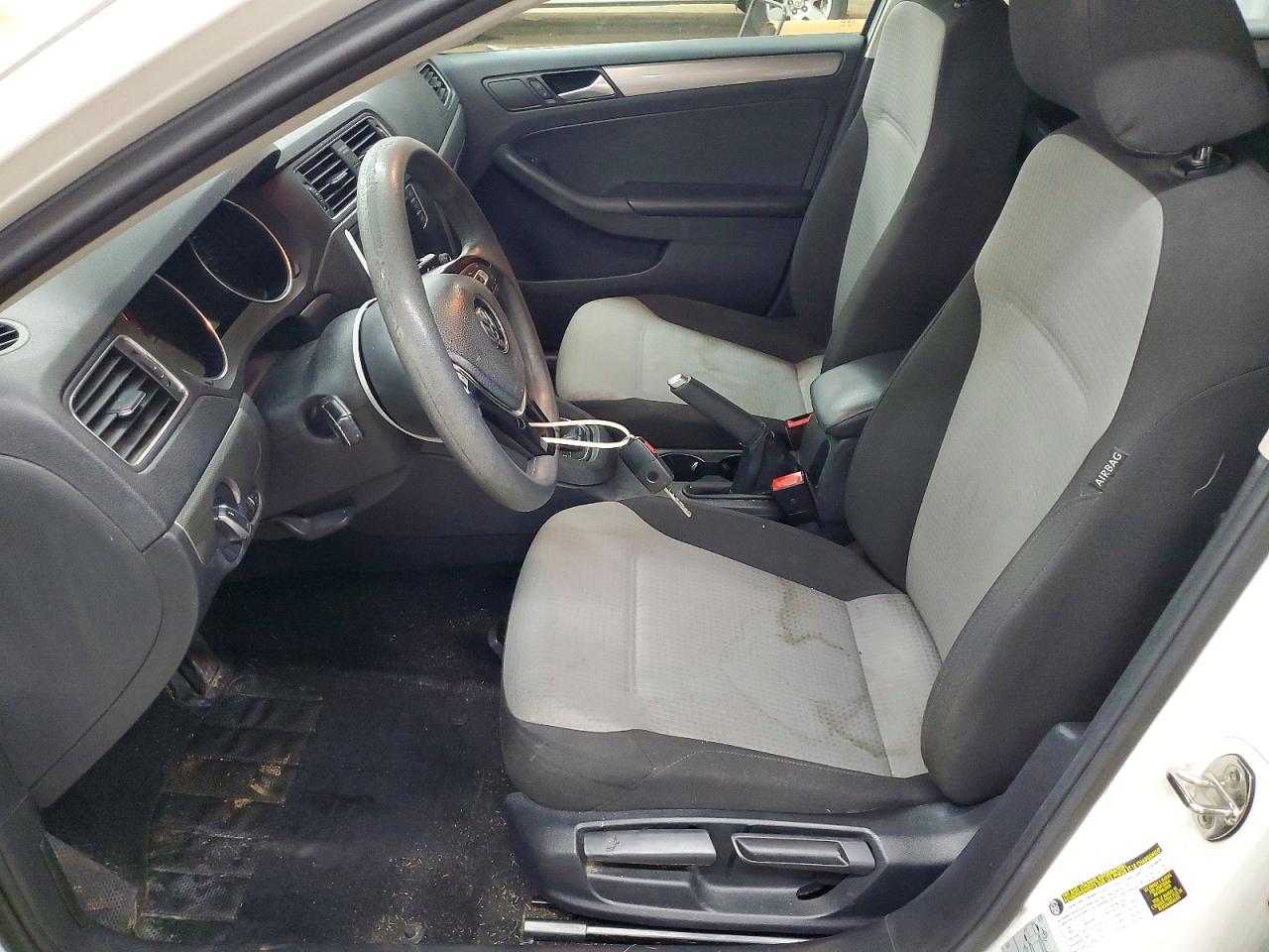 Volkswagen Jetta S
