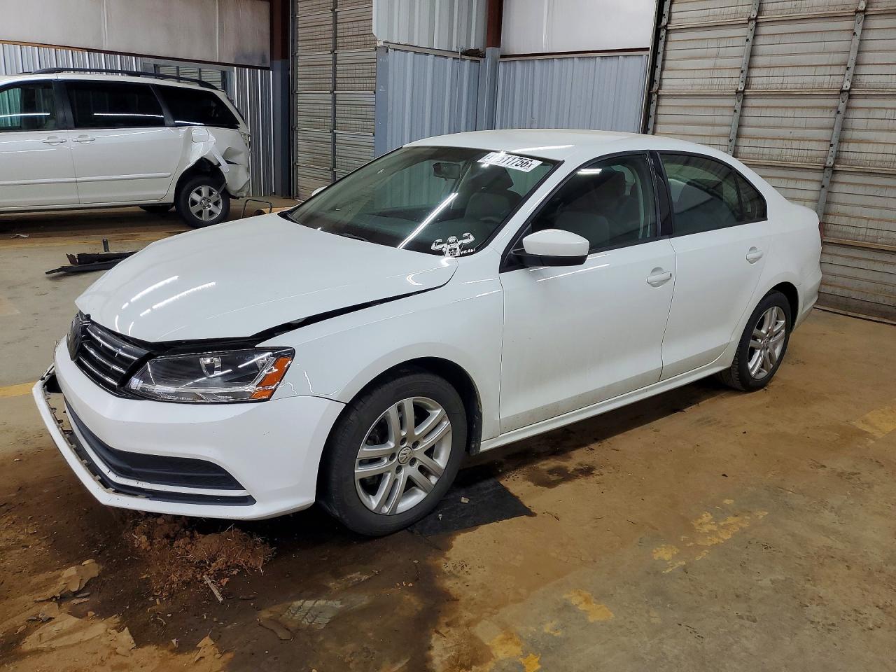 Salvage Volkswagen Jetta Image