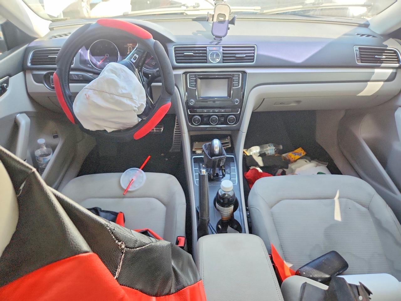 Volkswagen Passat S