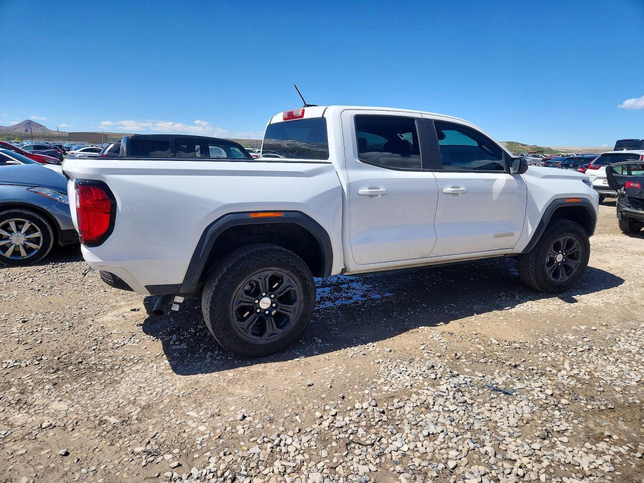 GMC Canyon Elevation