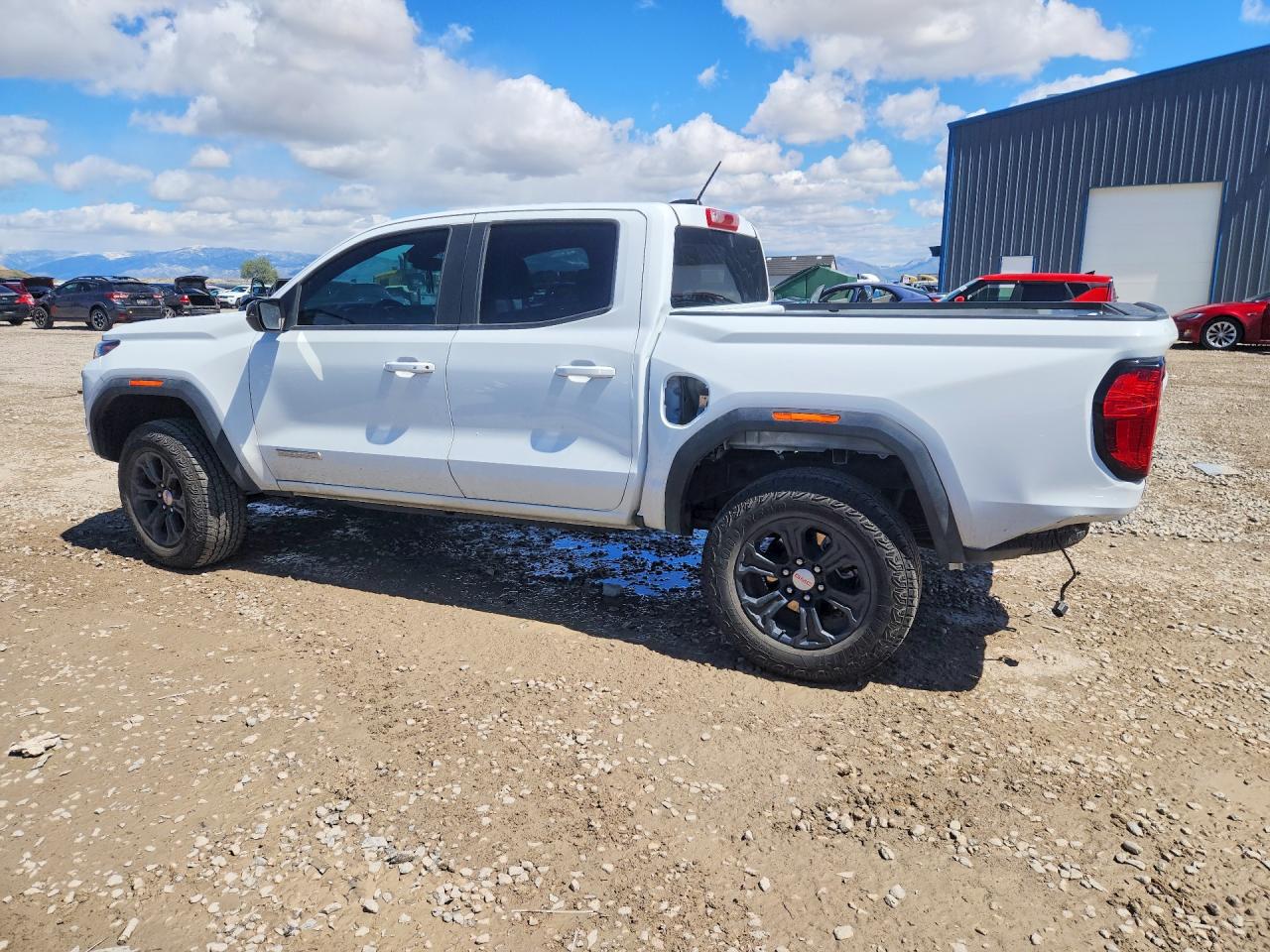GMC Canyon Elevation