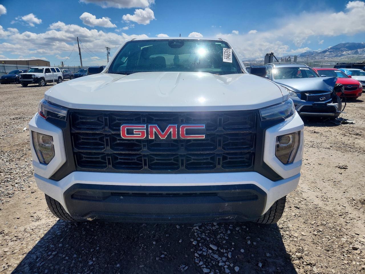 GMC Canyon Elevation