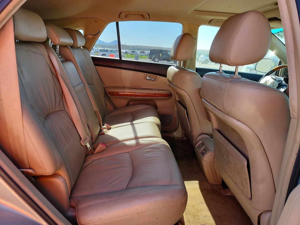 Lexus RX Base