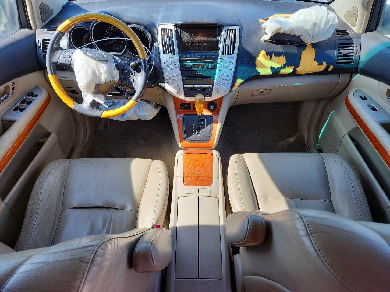 Lexus RX Base