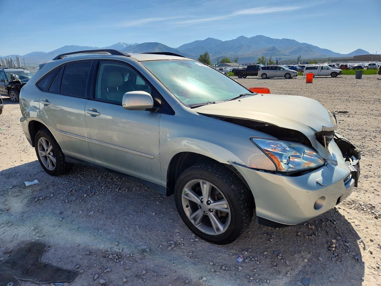 Lexus RX Base