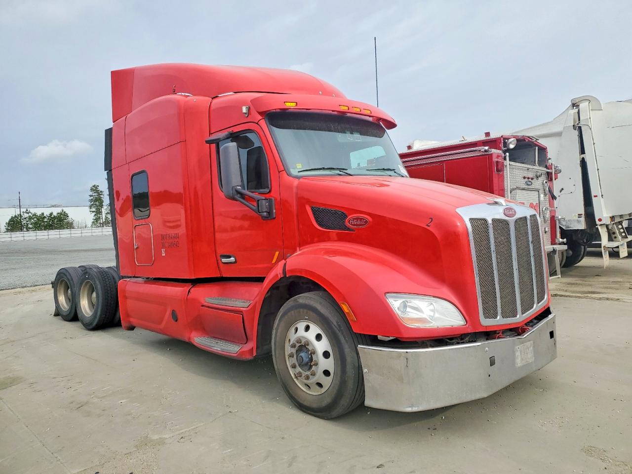 Salvage Peterbilt Tractor 579 Image