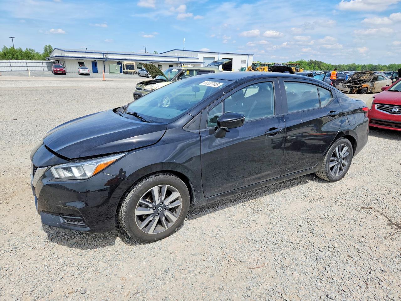 Salvage Nissan Versa Image