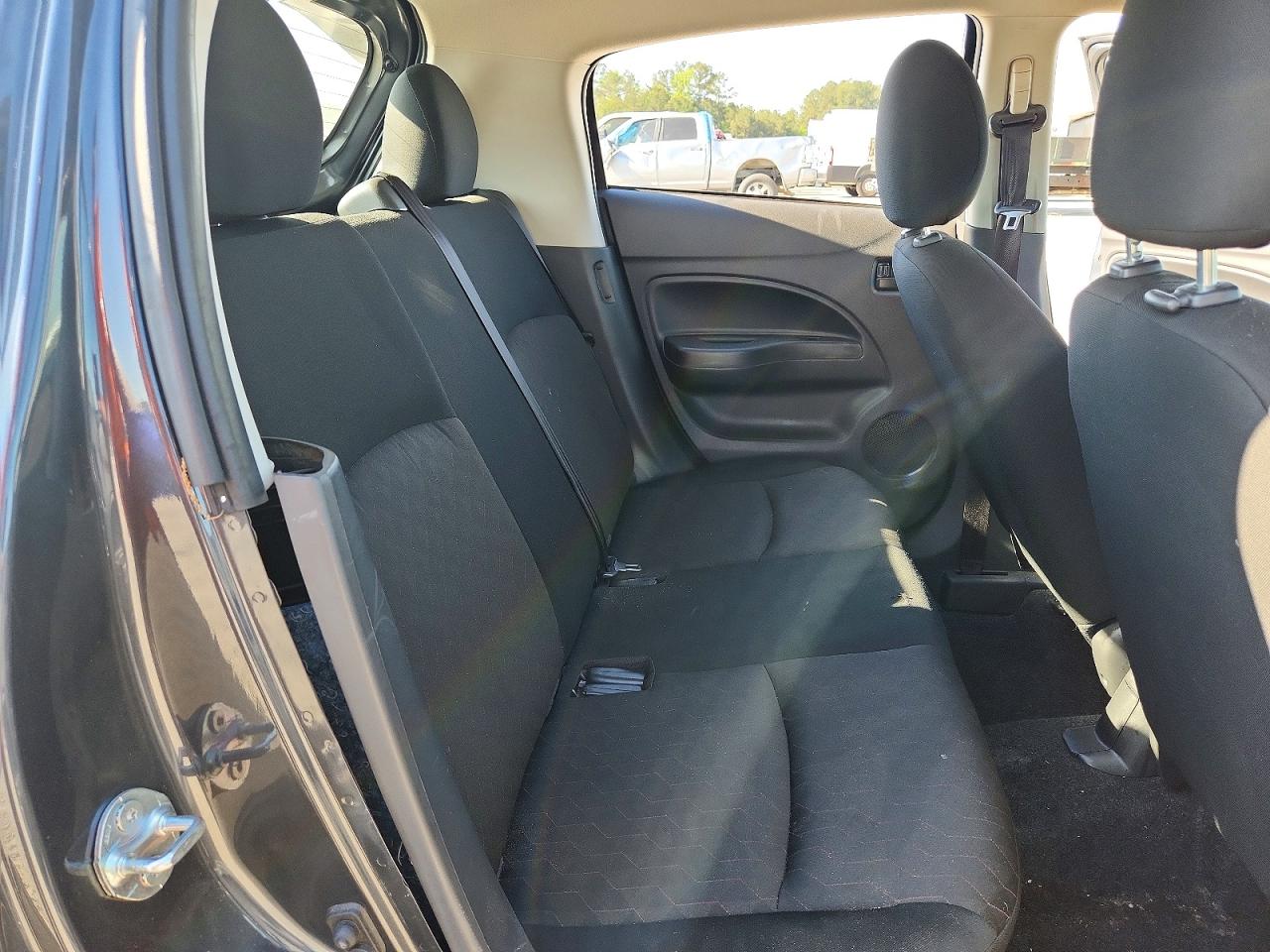 Mitsubishi Mirage Es