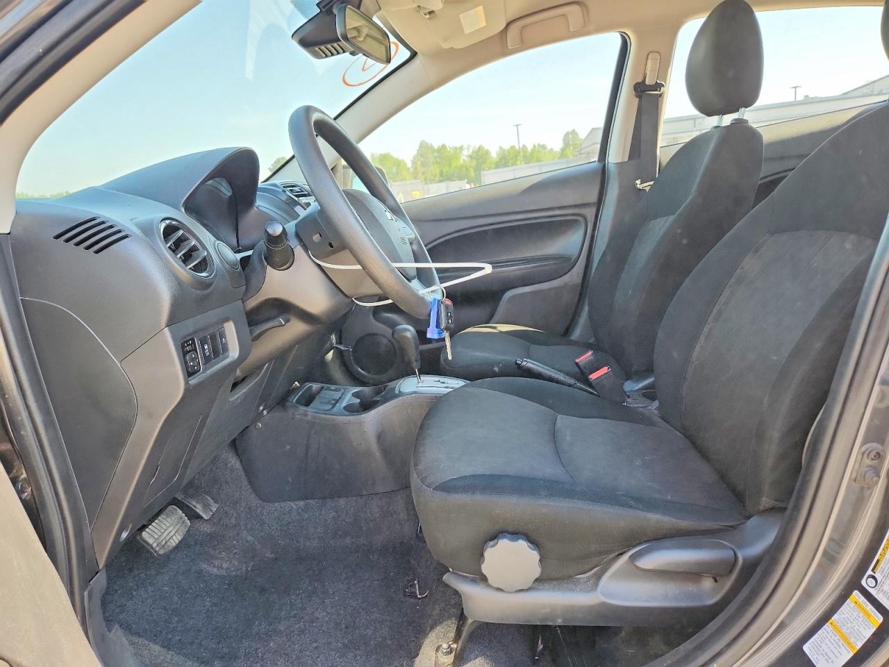 Mitsubishi Mirage Es