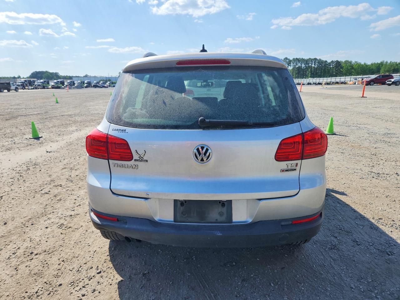 Volkswagen Tiguan S