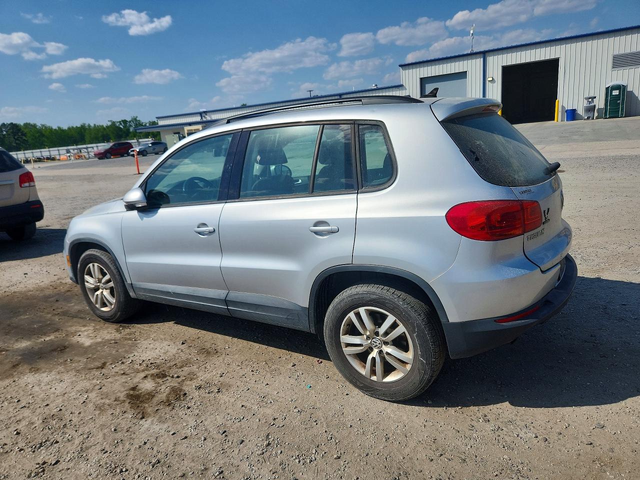 Volkswagen Tiguan S