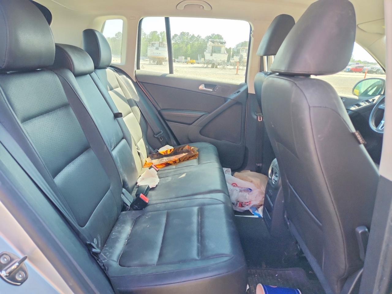 Volkswagen Tiguan S