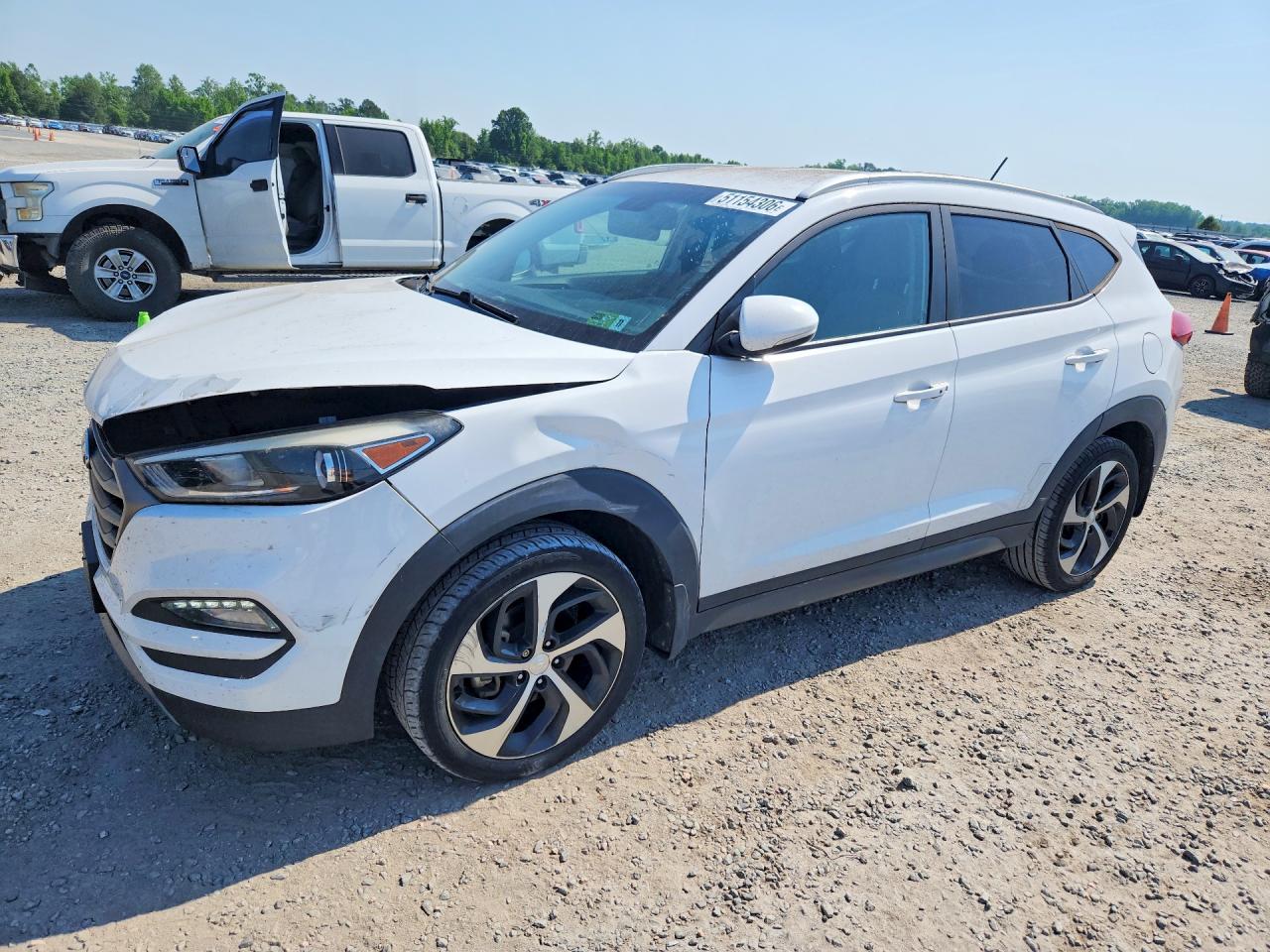 Salvage Hyundai TUCSON Image