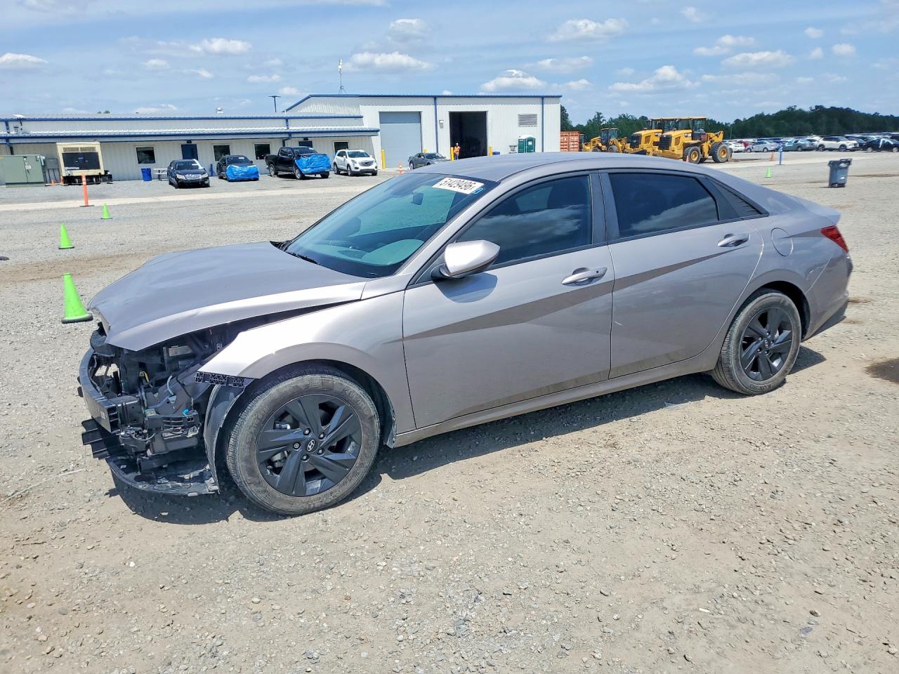 Salvage Hyundai ELANTRA Image