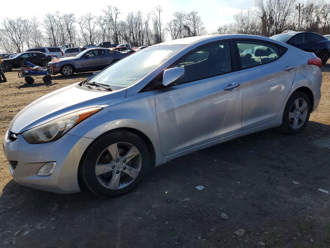 Salvage Hyundai ELANTRA Image