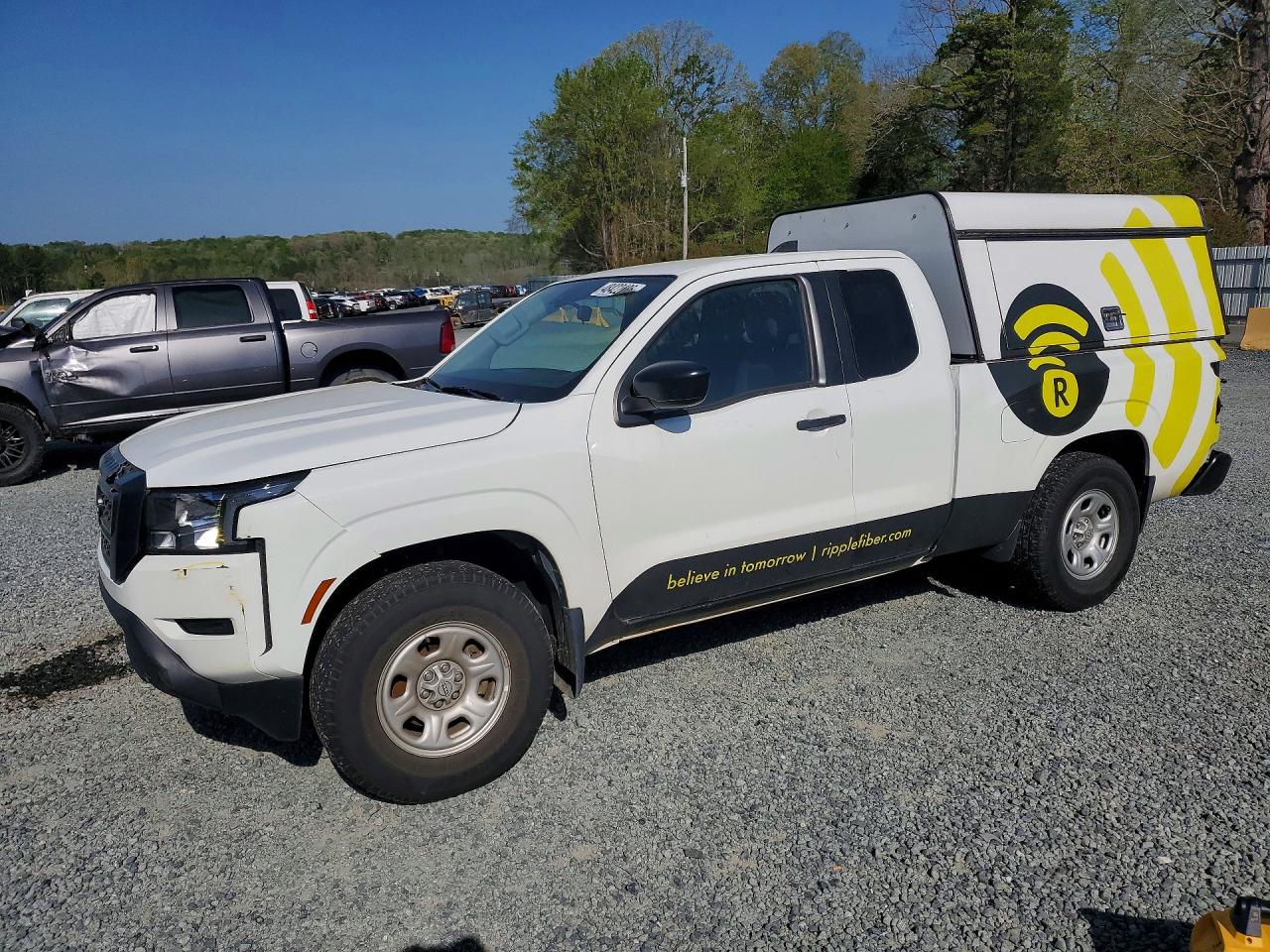 Salvage Nissan Frontier Image