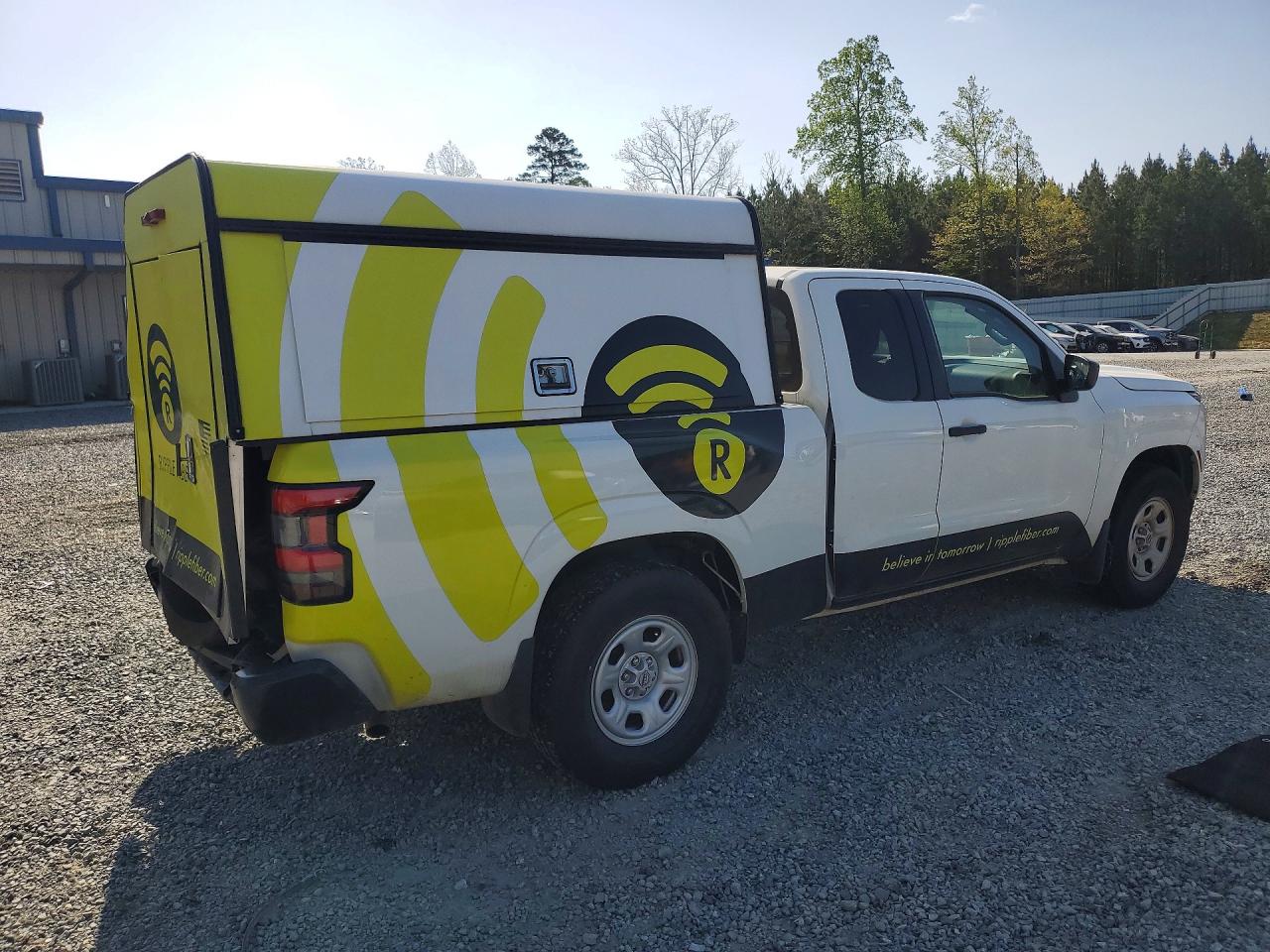Nissan Frontier S