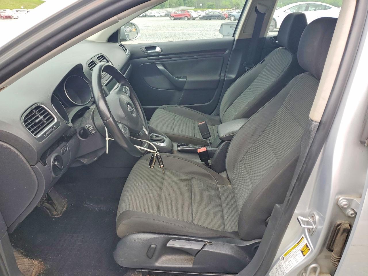 Volkswagen Jetta S