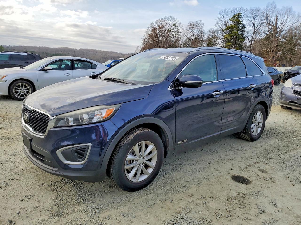 Salvage Kia Sorento Image