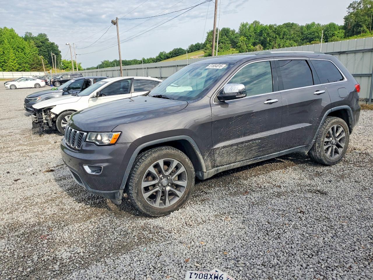 Salvage Jeep Cherokee Image