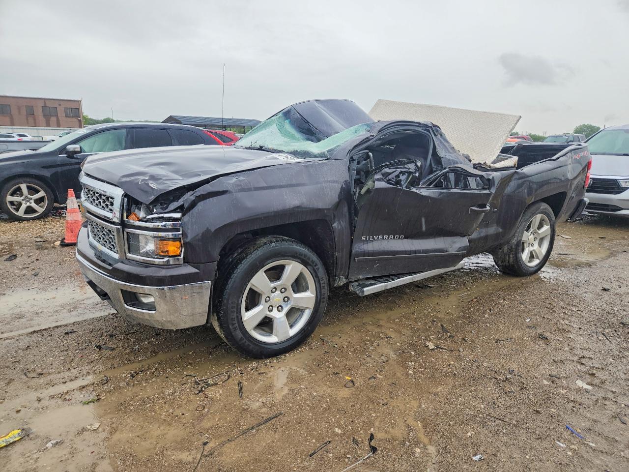 Salvage Chevrolet Silverado Image