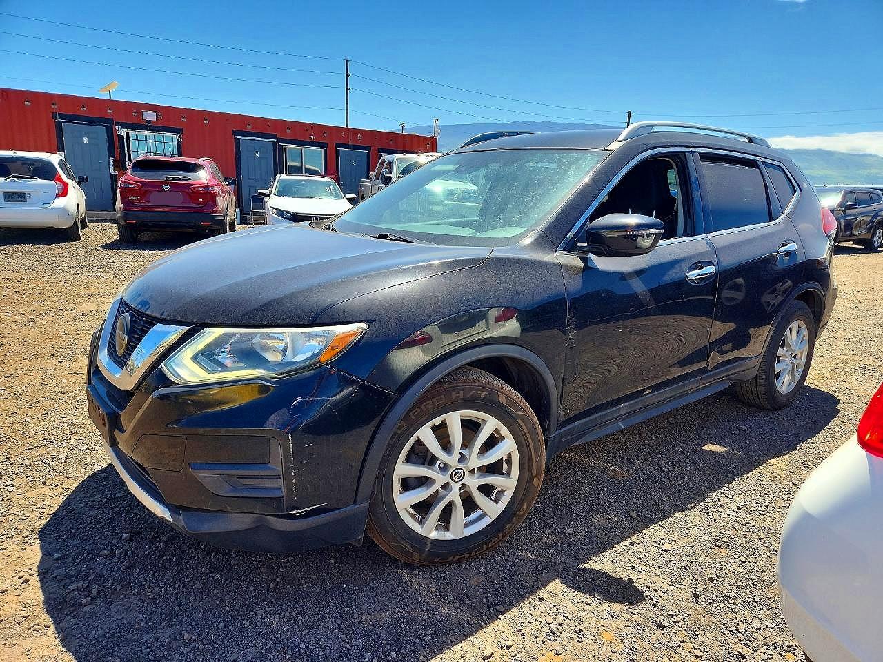 Salvage Nissan Rogue Image