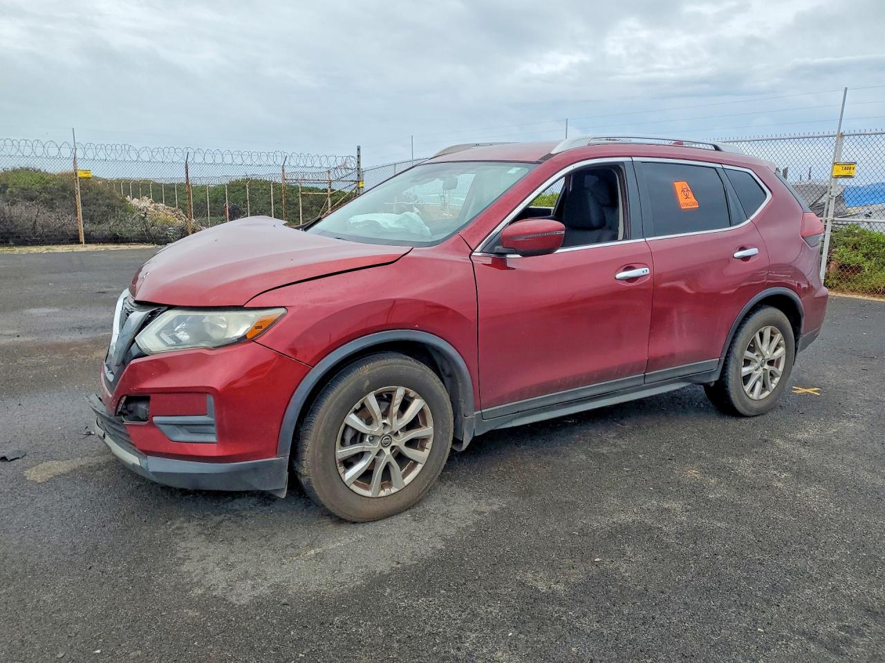 Salvage Nissan Rogue Image