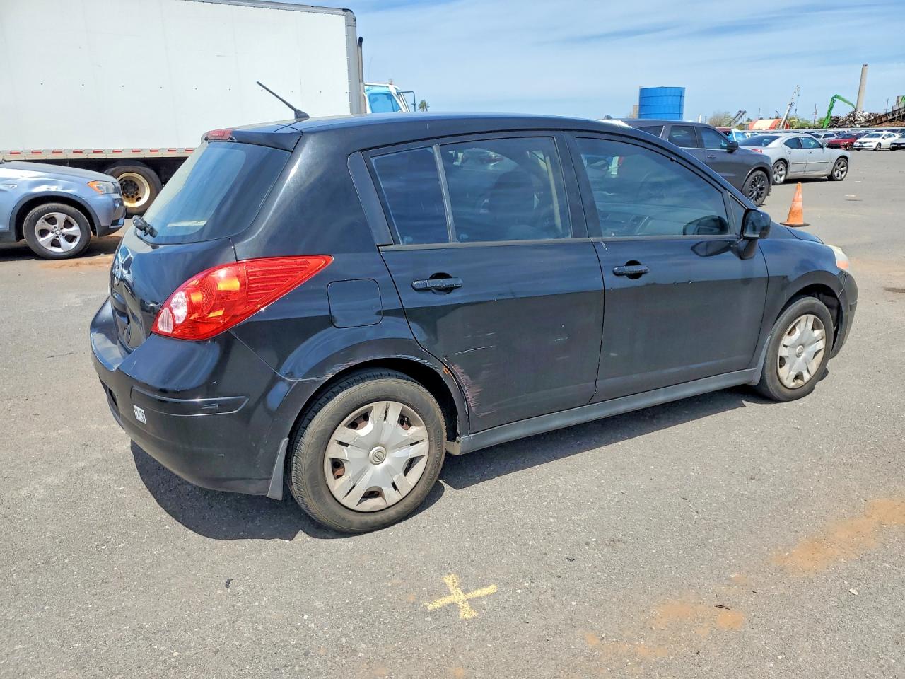 Nissan Versa 1.8 S
