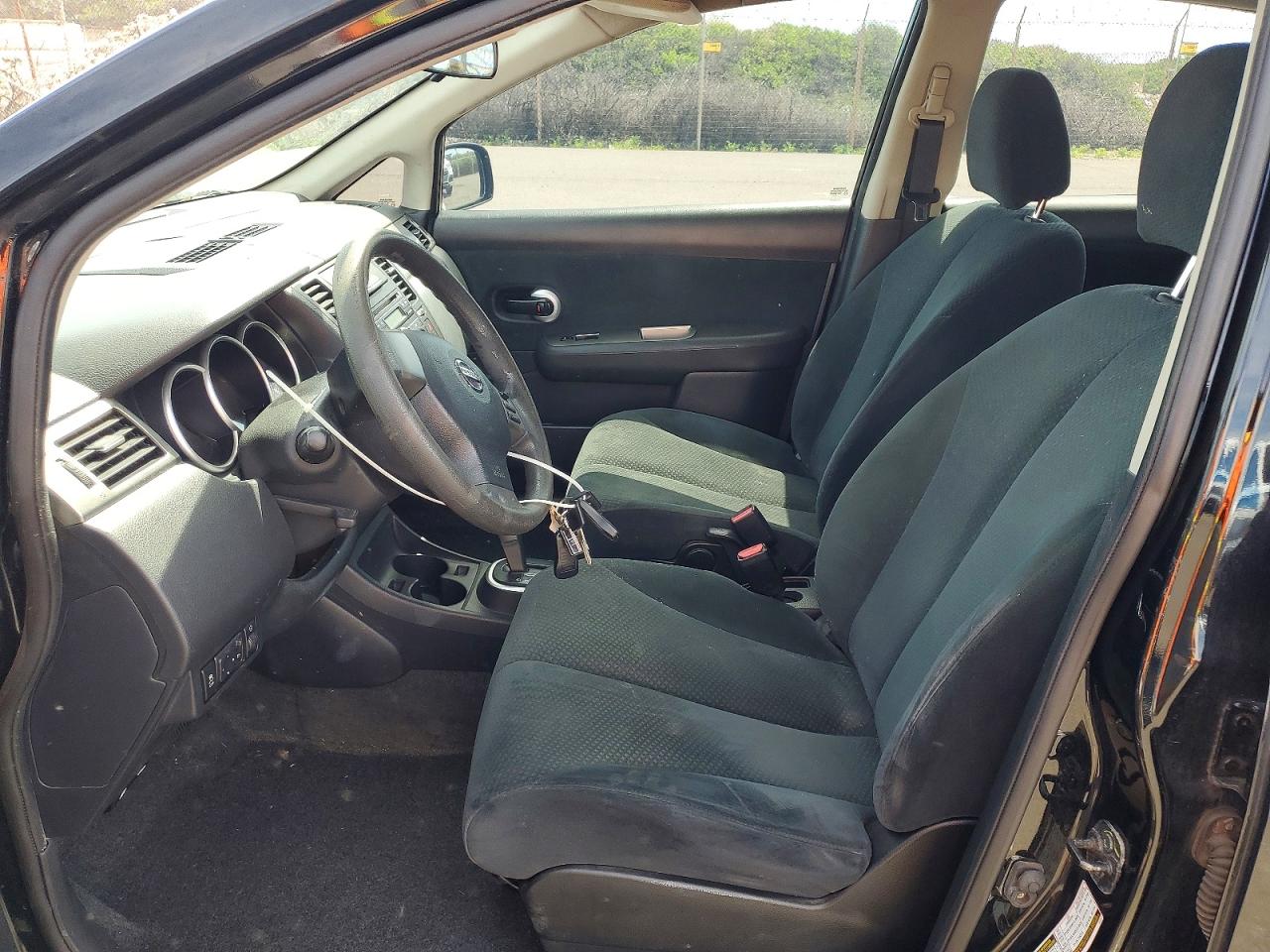 Nissan Versa 1.8 S