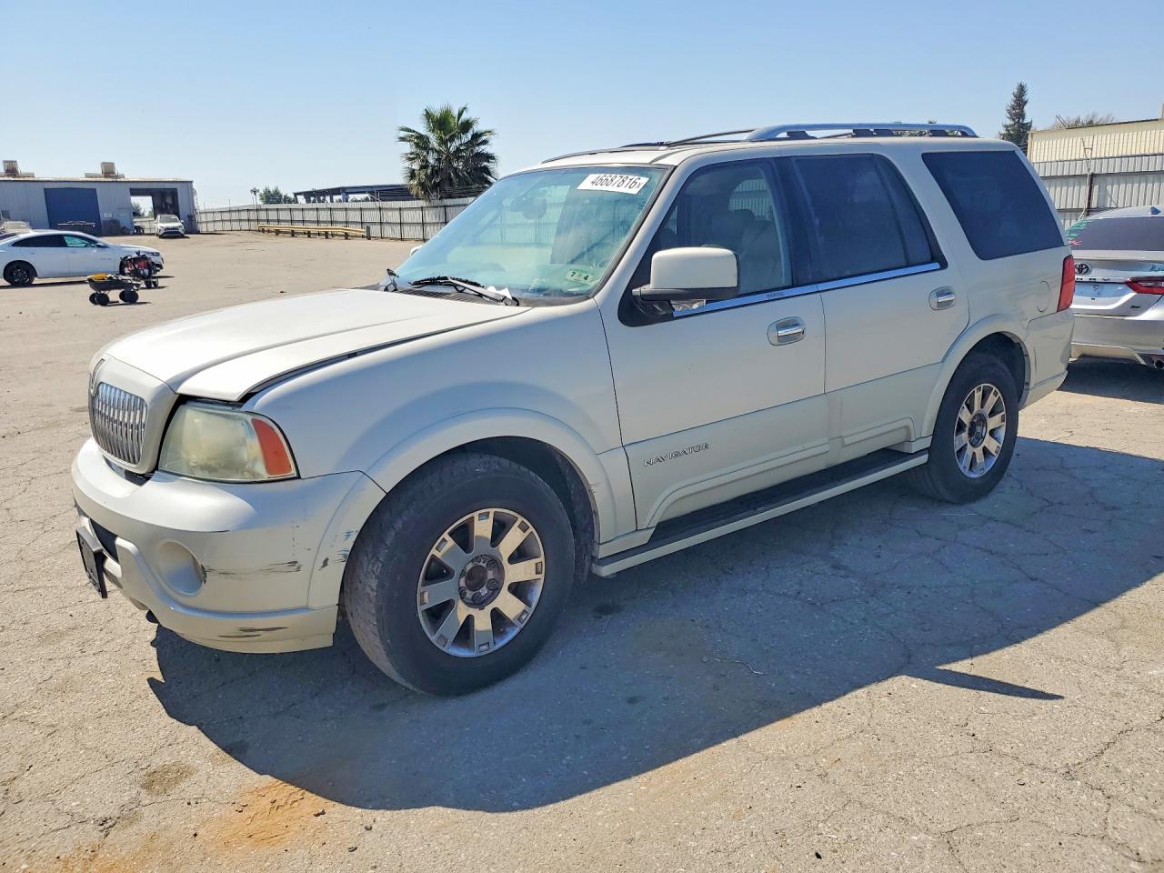 Salvage Lincoln Navigator Image