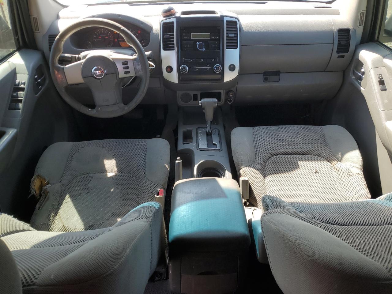 Nissan Frontier Crew Cab Se
