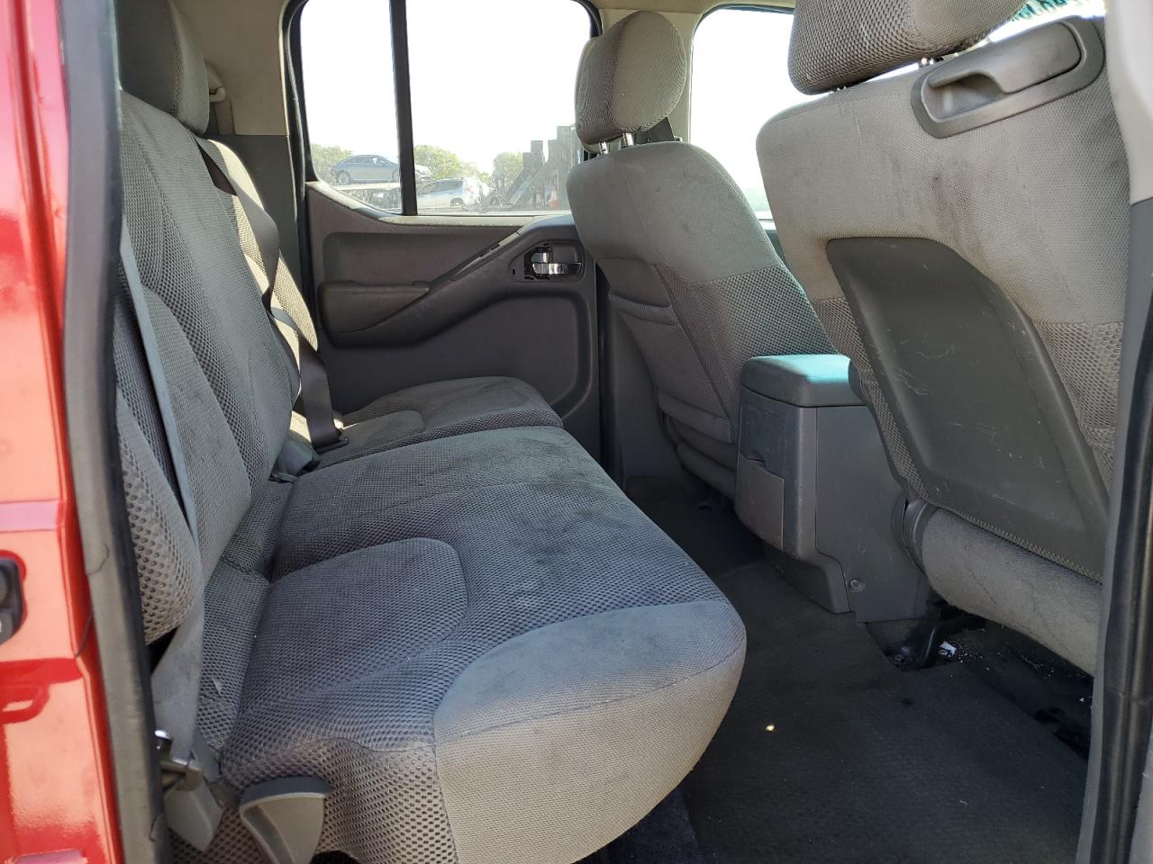 Nissan Frontier Crew Cab Se