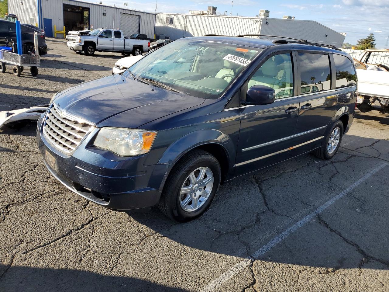 Salvage Chrysler Minivan Image