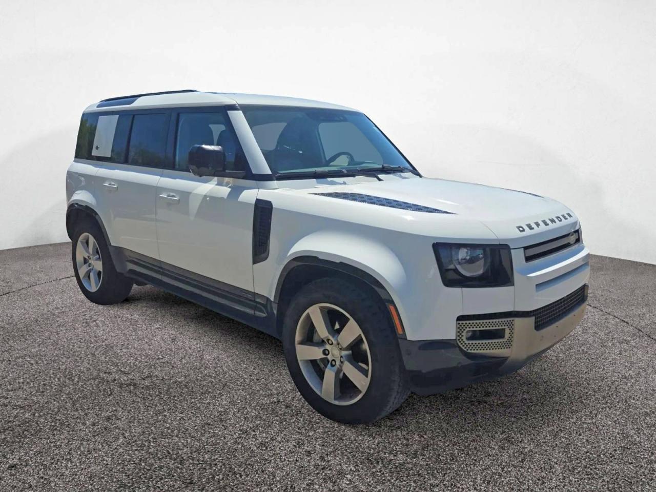 Salvage Land Rover Defender Image