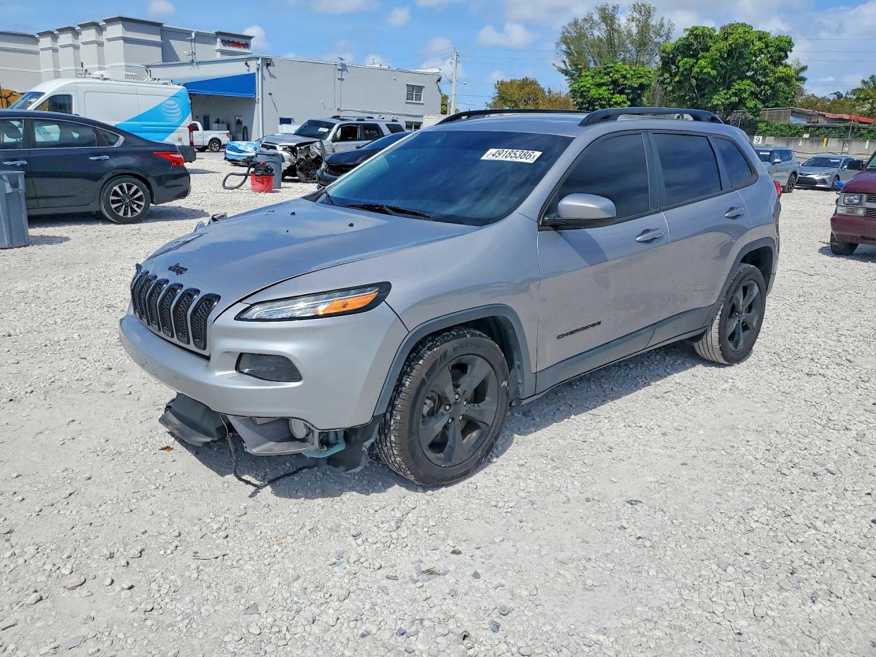 Salvage Jeep Cherokee Image