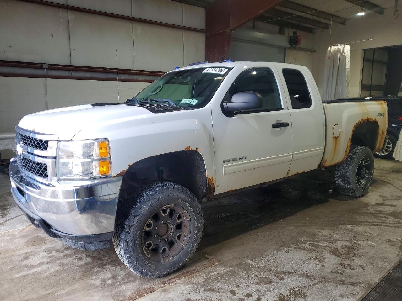 Salvage Chevrolet Silverado Image