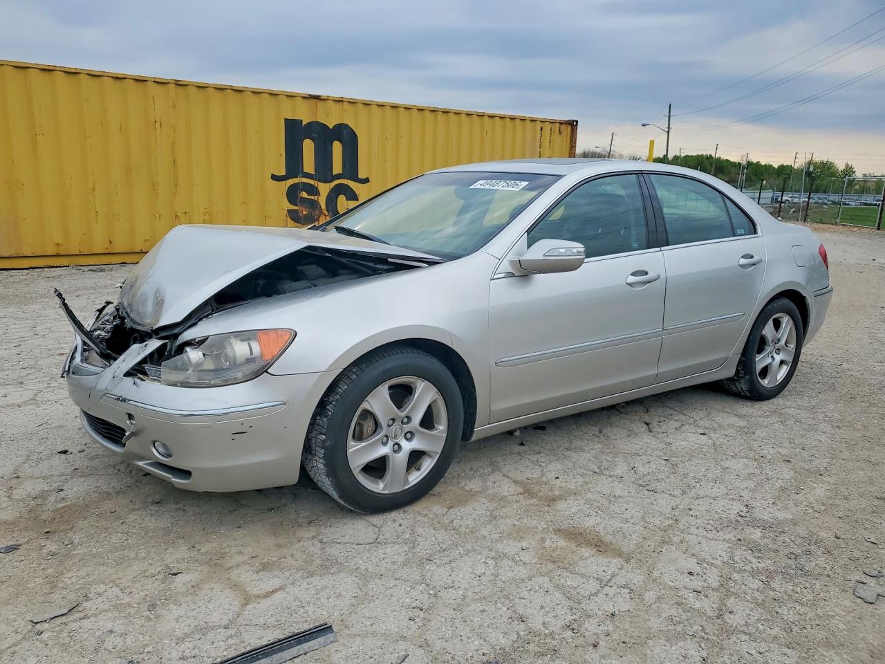 Salvage Acura RL Image