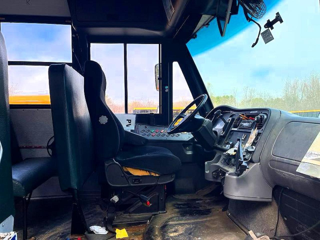 Freightliner Chassis B2b