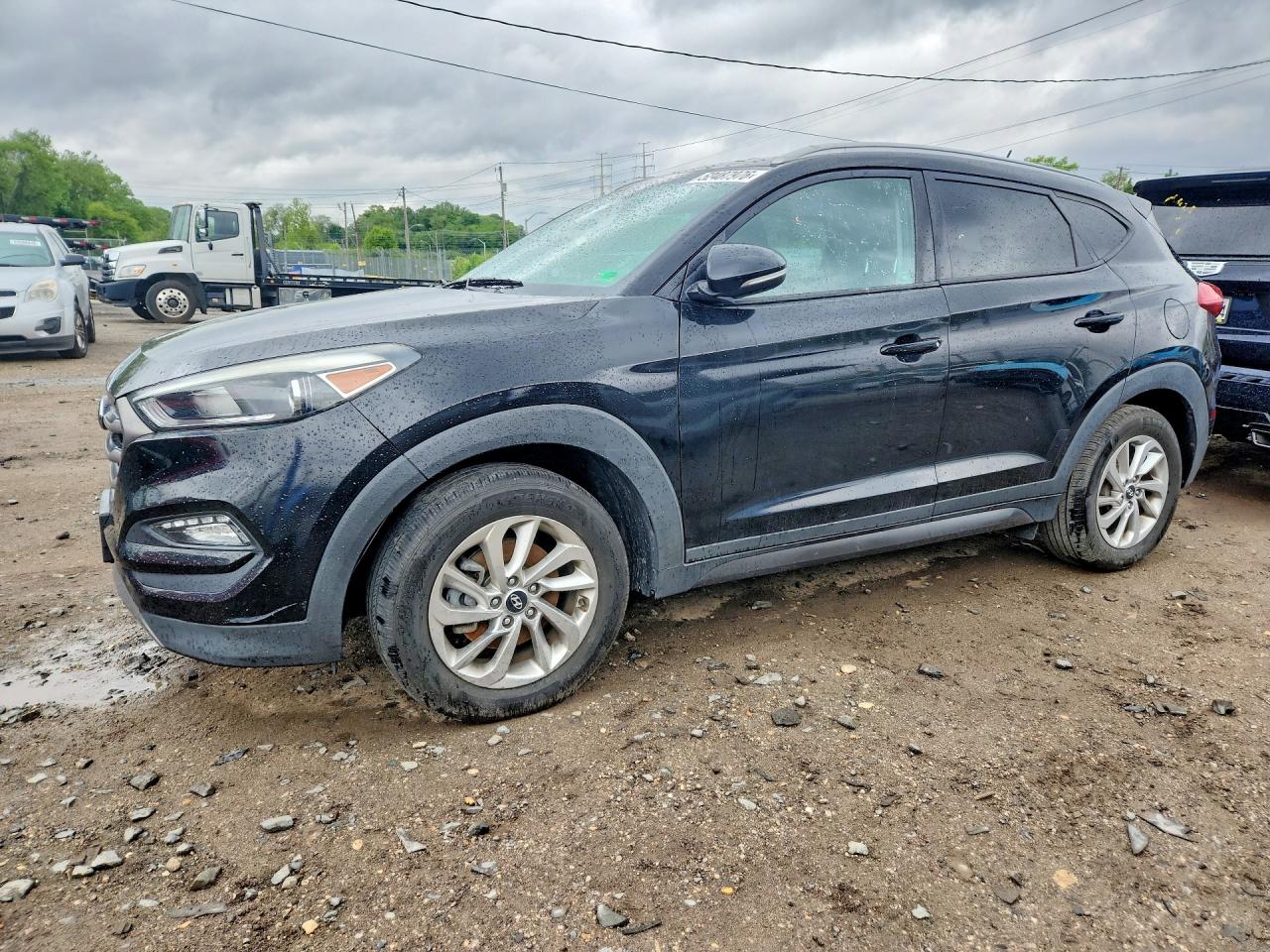 Salvage Hyundai TUCSON Image
