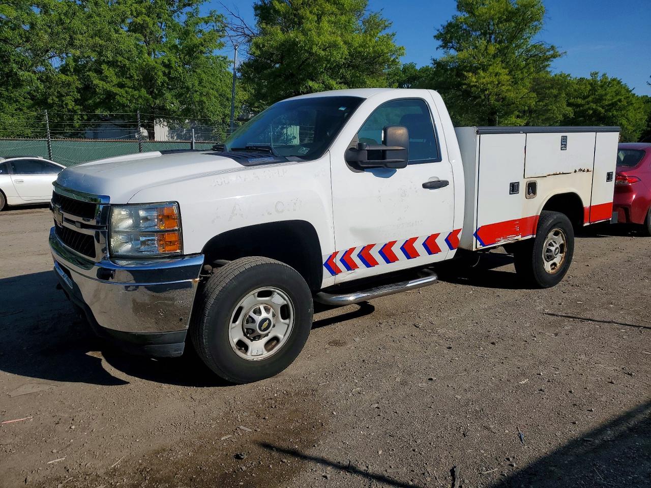 Salvage Chevrolet Silverado Image