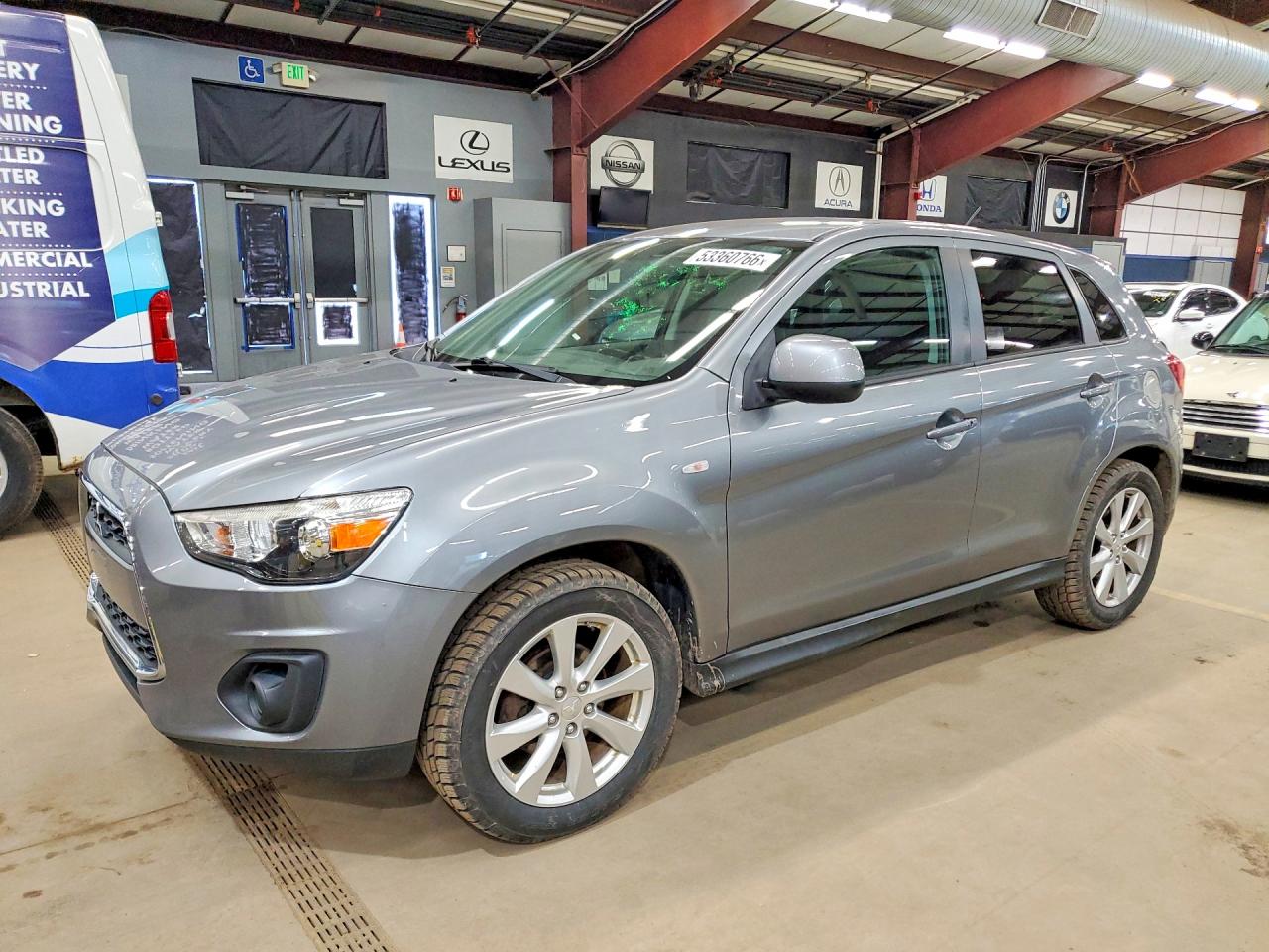 Salvage Mitsubishi Outlander Image